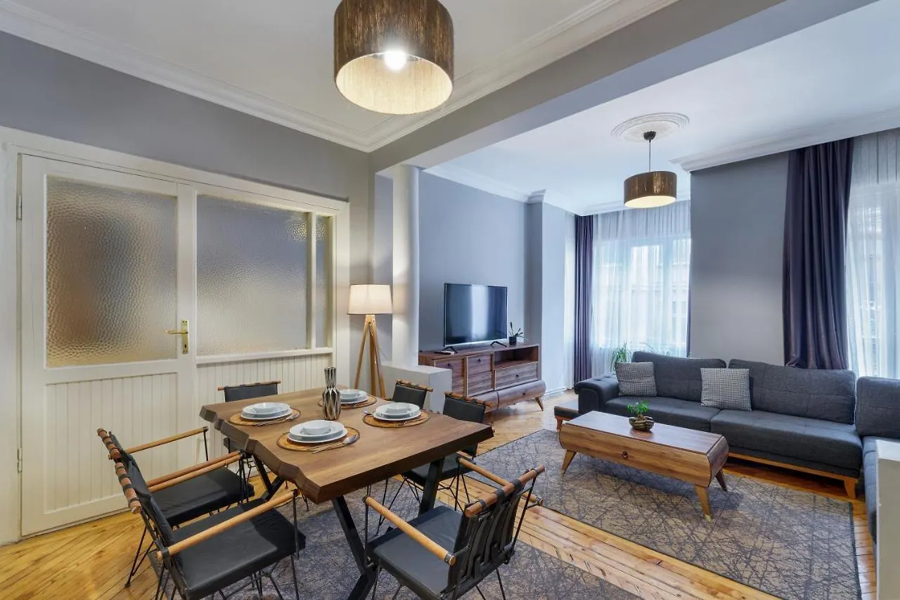 Marvelous 4 Bedroom Apartment / Perfect Location Istanbul Türkei