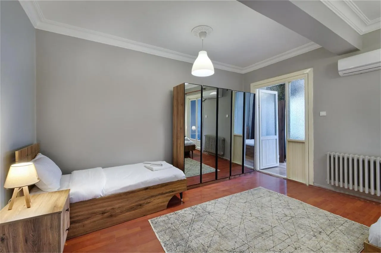 Marvelous 4 Bedroom Apartment / Perfect Location Istanbul 0*,